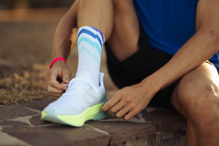 Incylence Unisex's Ultralight High-Cut Running Socks (Waves Mystic)