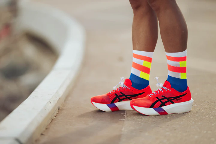 Incylence Unisex's Ultralight High-Cut Running Socks (Spirals)