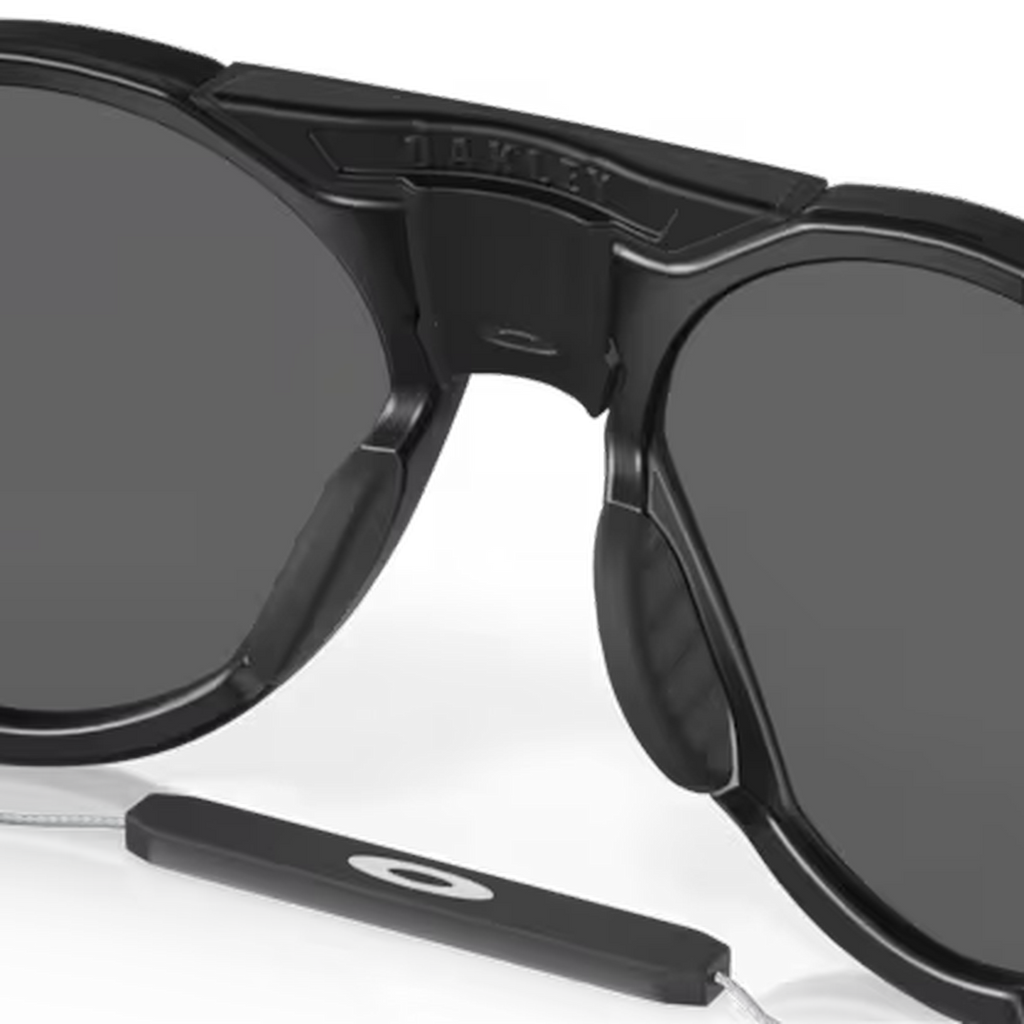 Oakley Clifden Matte Black/Prizm Black Polarized 0OO9440-944009