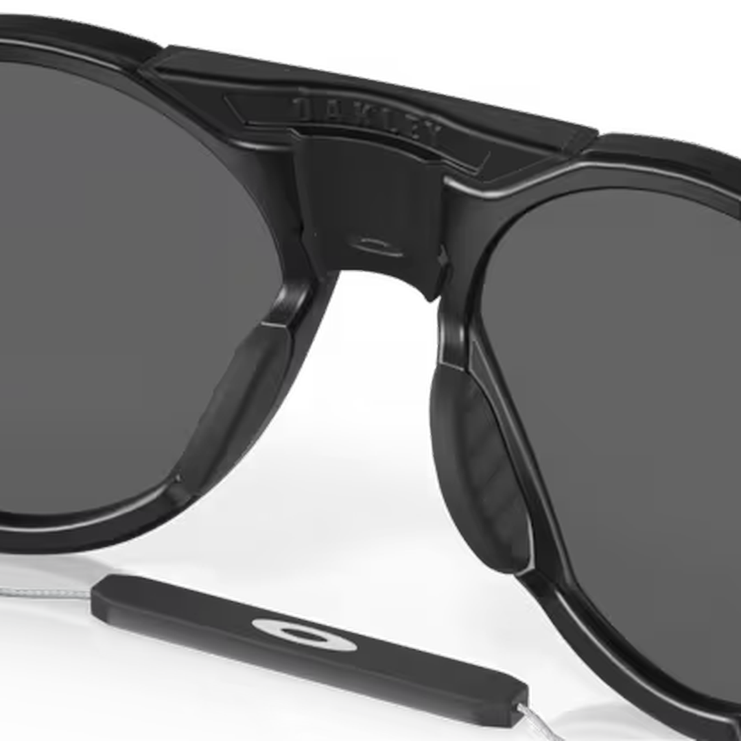 Oakley Clifden Matte Black/Prizm Black Polarized 0OO9440-944009