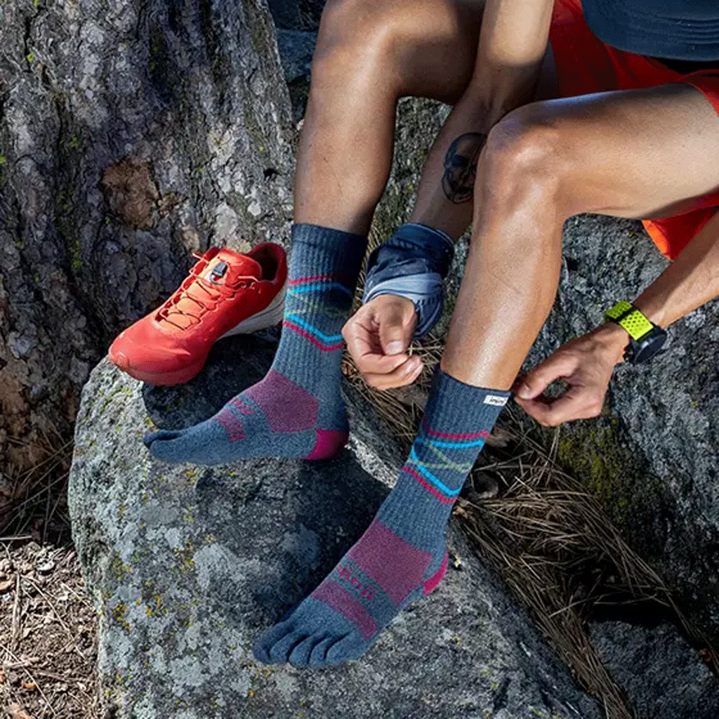 injinji Unisex's Trail Midweight Crew Socks (213170)