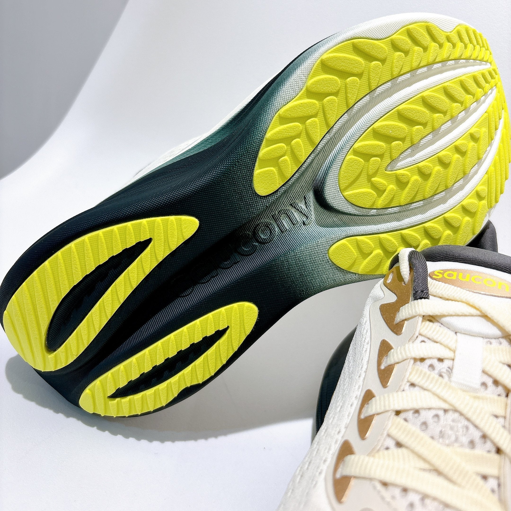 Saucony Unisex's Triumph 24 Road Running Shoes