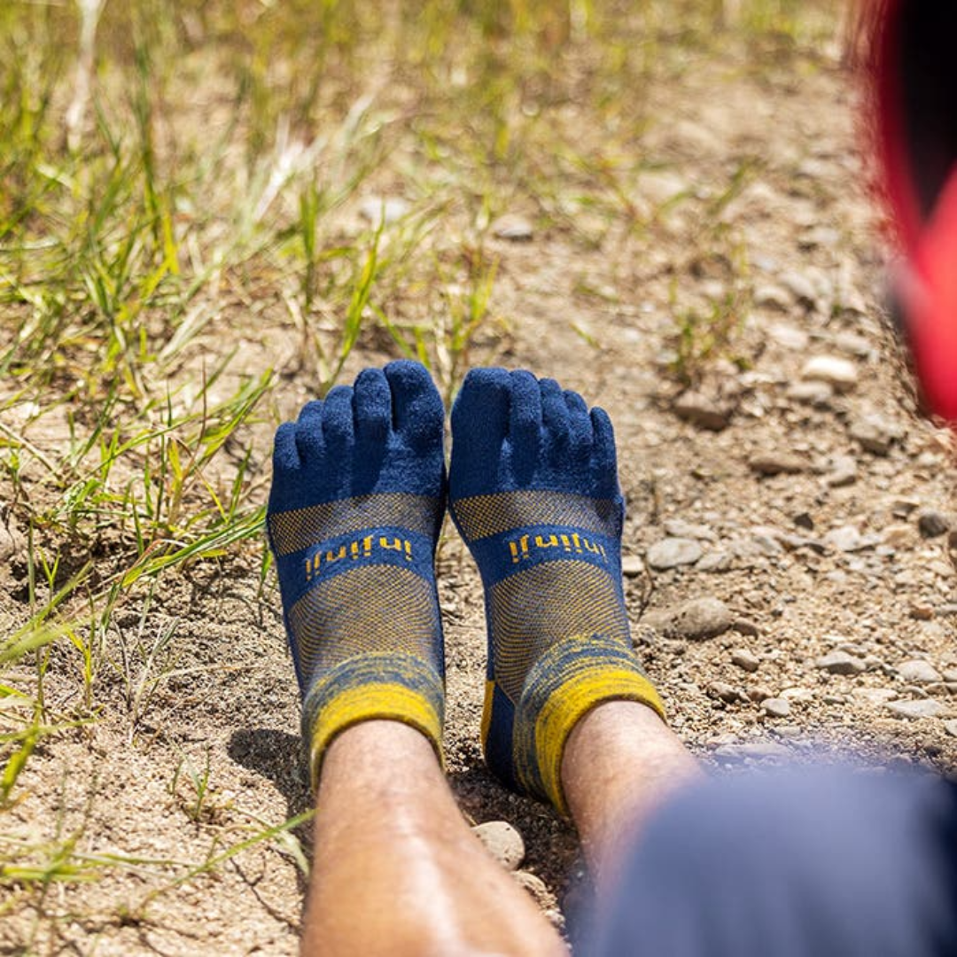 injinji Unisex's Trail Midweight Mini-Crew Socks (213130)