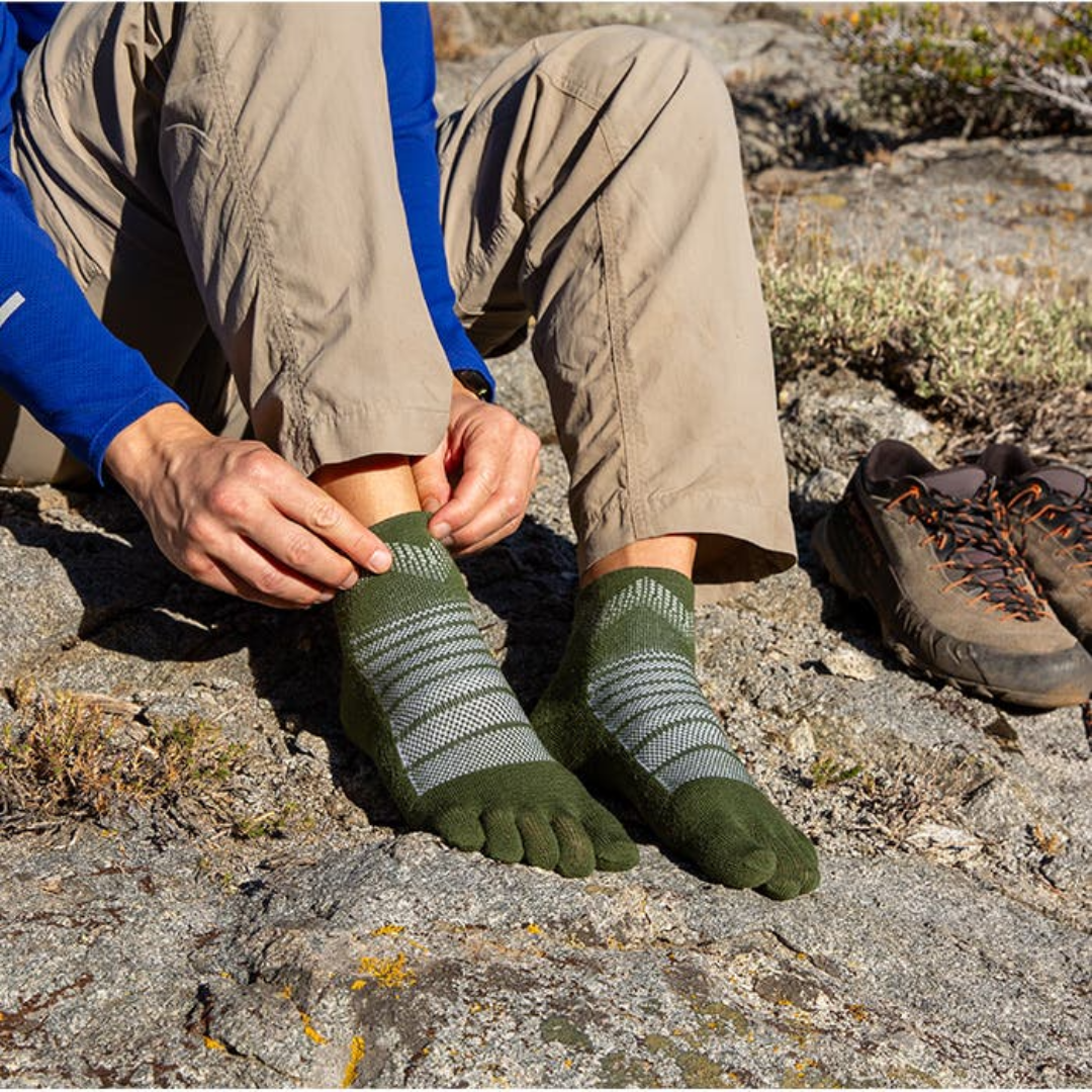 injinji Unisex's Outdoor Midweight Mini-Crew Socks (223630)