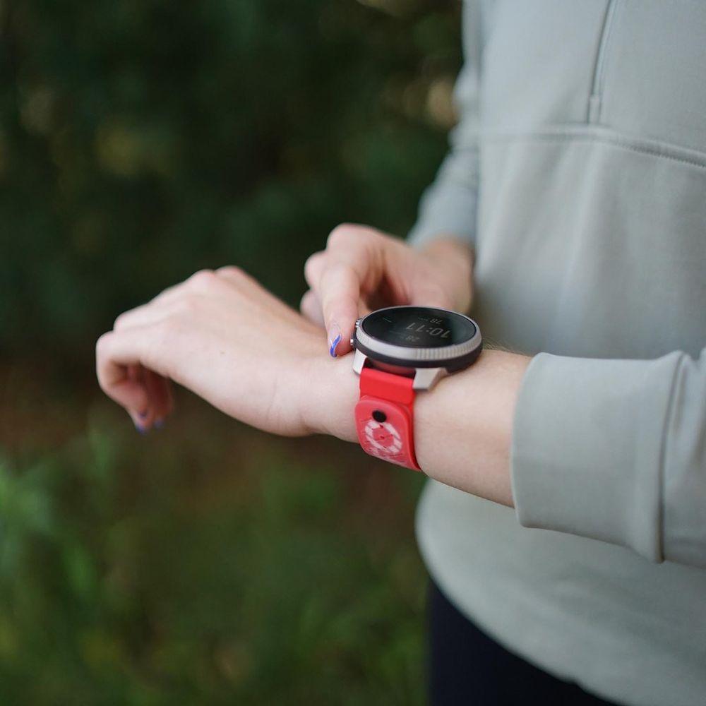Suunto 22mm Athletic 5 Silicone Strap (Lava Red) SS050962000