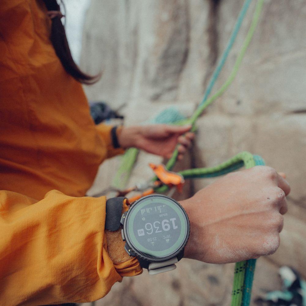 Suunto Vertical Stainless steel Or Titanium Solor GPS Outdoor Watch
